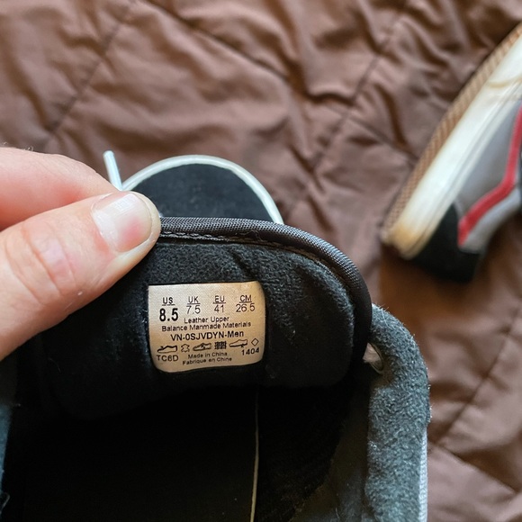 Vans - Picture 2 of 4